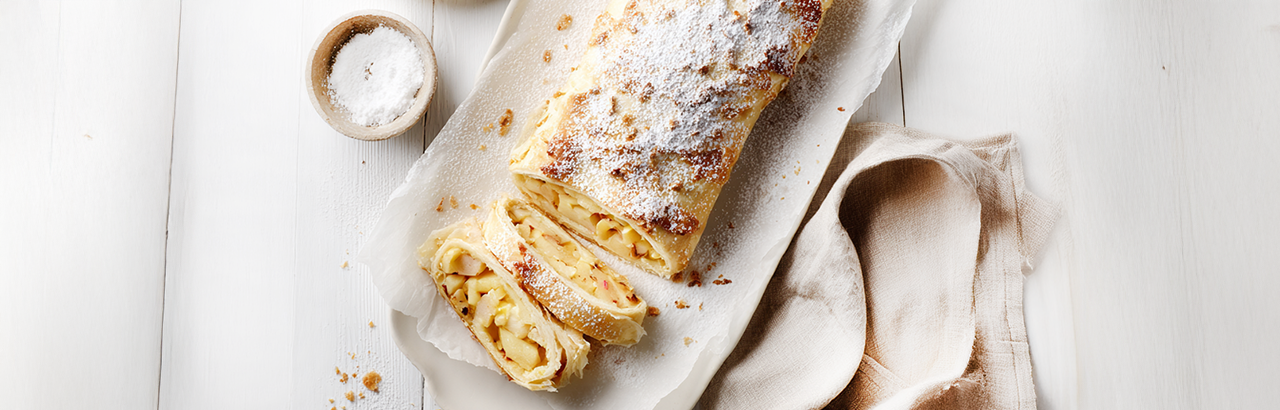 Quarkstrudel mit Äpfeln
