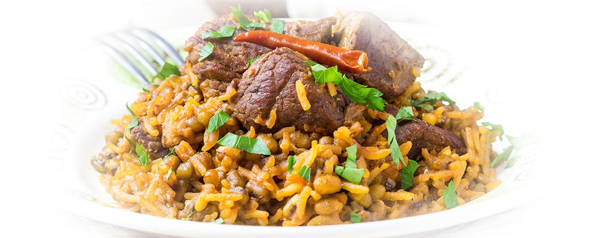 Lamm mit grünen Bohnen in Currysauce