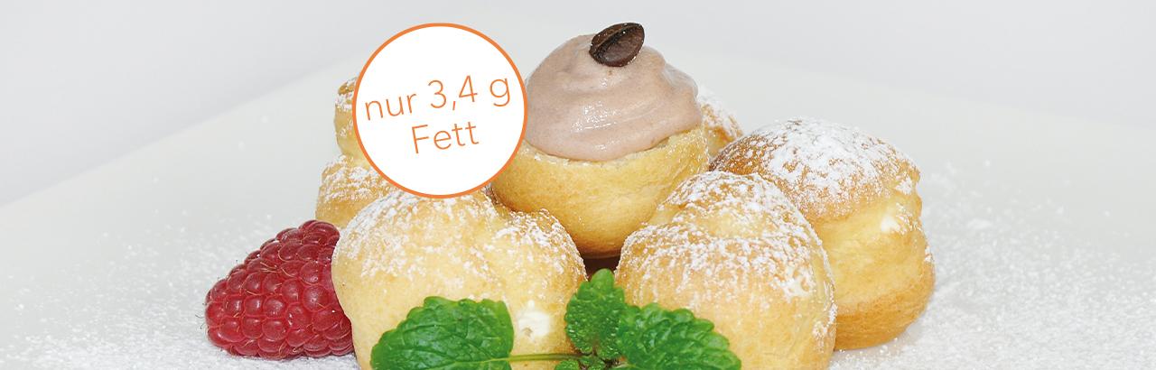 Mini-Windbeutel mit Kaffee- Puddingfüllung